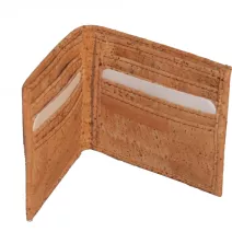 <center>Portfel z korka</center>