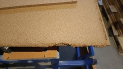 Płyta korkowa 10mm 915x610mm drobnoziarnista  -uszkodzona