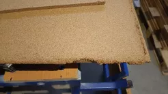 Płyta korkowa 10mm 915x610mm drobnoziarnista  -uszkodzona