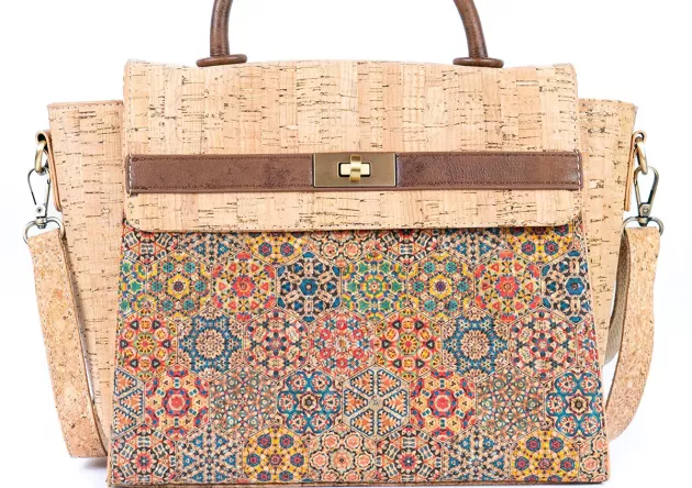 Damska torebka korkowa z nadrukiem