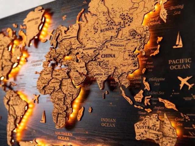 Mapy świata z korka – praktyczna i stylowa dekoracja wnętrz