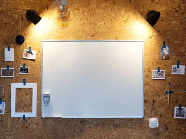 Korek ścienny a akustyka pomieszczeń – idealne rozwiązanie dla biura 